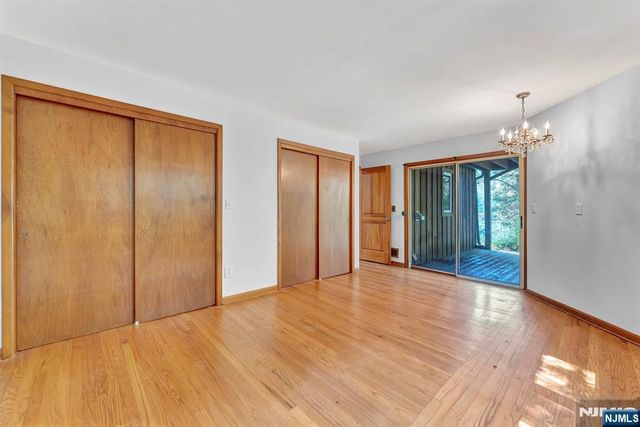 91 Wood Place, Bloomingdale, NJ 07403