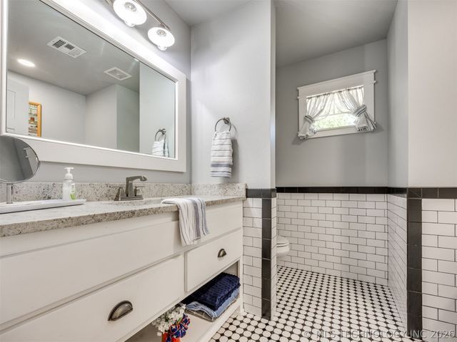 723 Poplar Avenue, Yukon, OK 73099