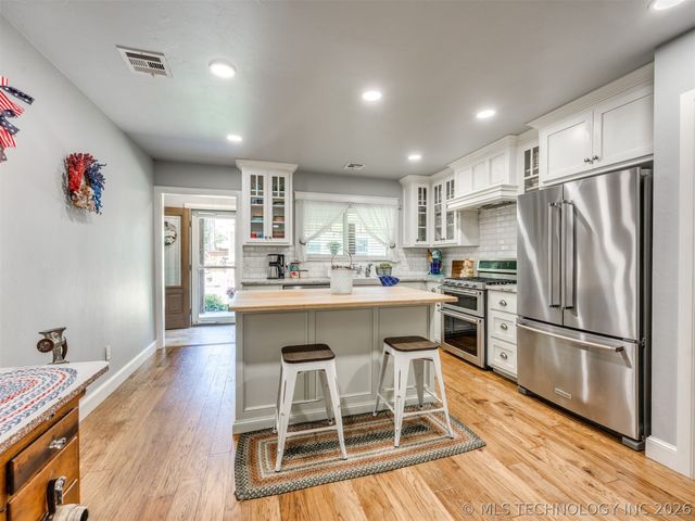 723 Poplar Avenue, Yukon, OK 73099