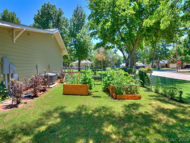 723 Poplar Avenue, Yukon, OK 73099