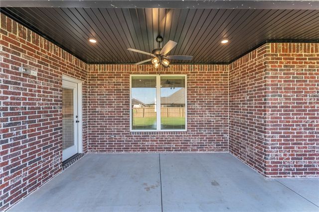 2401 Abbott Lane, Pea Ridge, AR 72751