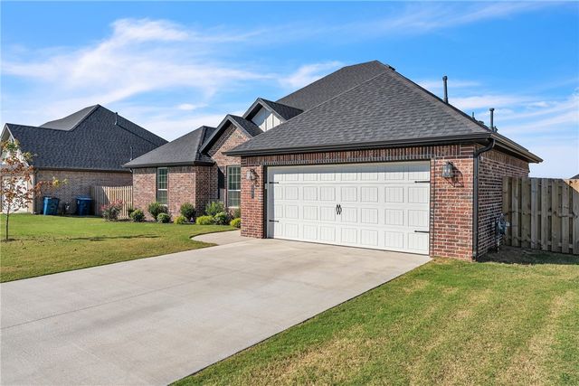 2401 Abbott Lane, Pea Ridge, AR 72751
