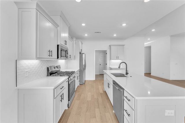 2401 Abbott Lane, Pea Ridge, AR 72751