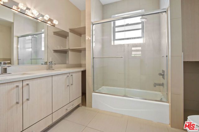 819 S Holt Avenue 201, Los Angeles, CA 90035