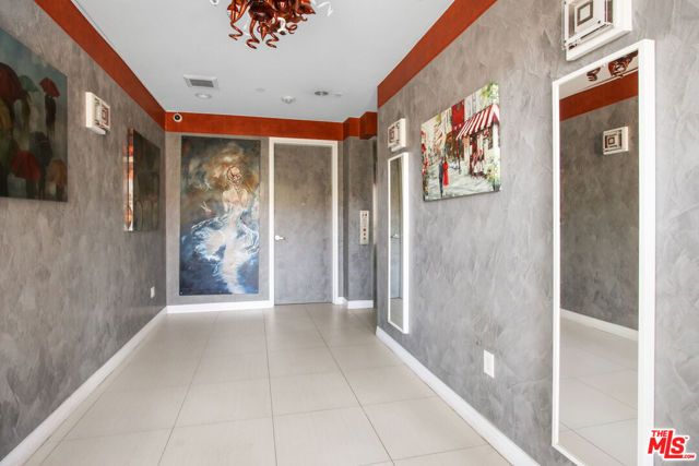 819 S Holt Avenue 201, Los Angeles, CA 90035