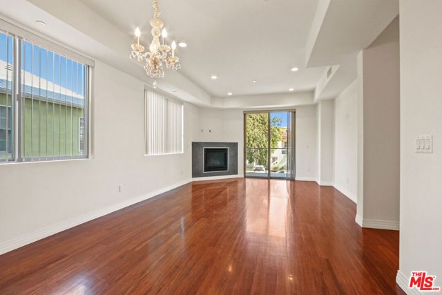 819 S Holt Avenue 201, Los Angeles, CA 90035