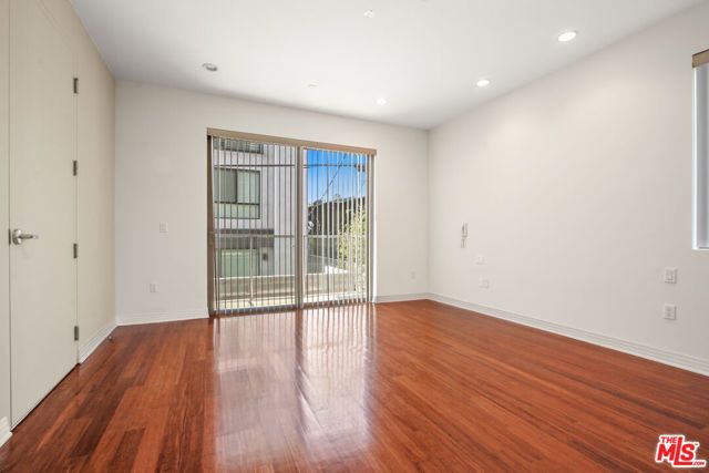 819 S Holt Avenue 201, Los Angeles, CA 90035