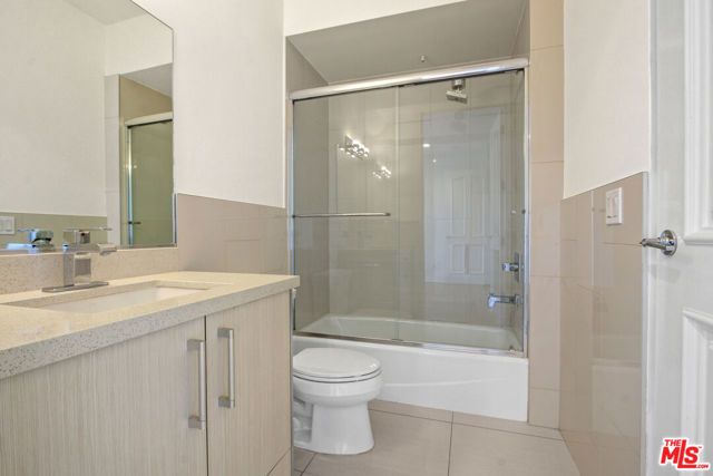 819 S Holt Avenue 201, Los Angeles, CA 90035