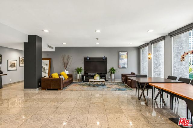 800 W 1st Street 3001, Los Angeles, CA 90012