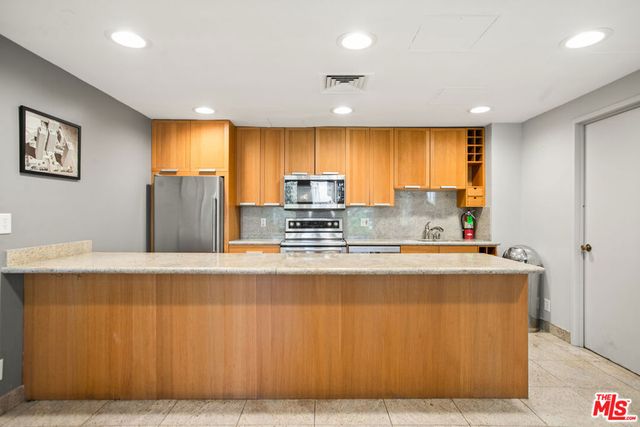 800 W 1st Street 3001, Los Angeles, CA 90012