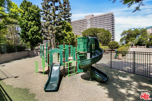 800 W 1st Street 3001, Los Angeles, CA 90012