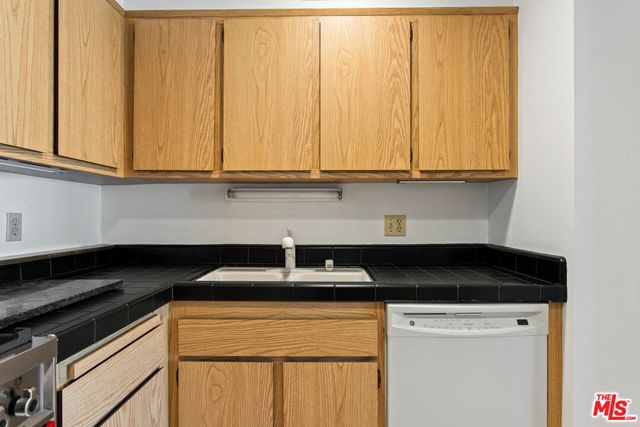 800 W 1st Street 3001, Los Angeles, CA 90012