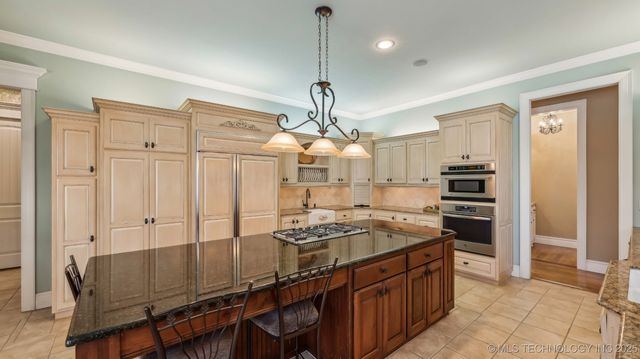 19715 E Clear Brook Road, Owasso, OK 74055