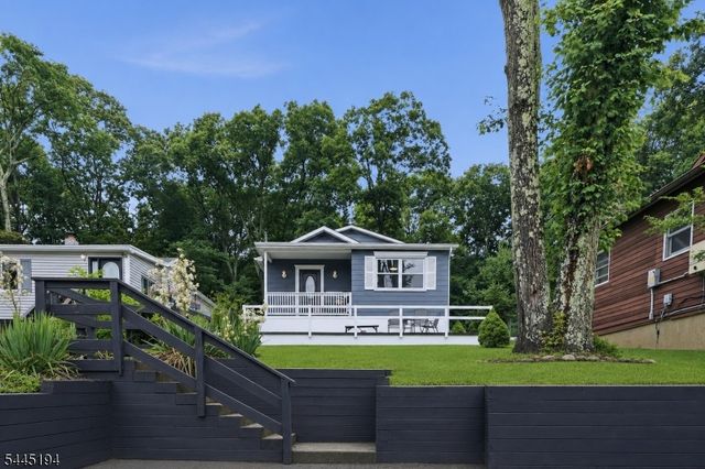 18 Coolidge Trail, Hopatcong Boro, NJ 07843