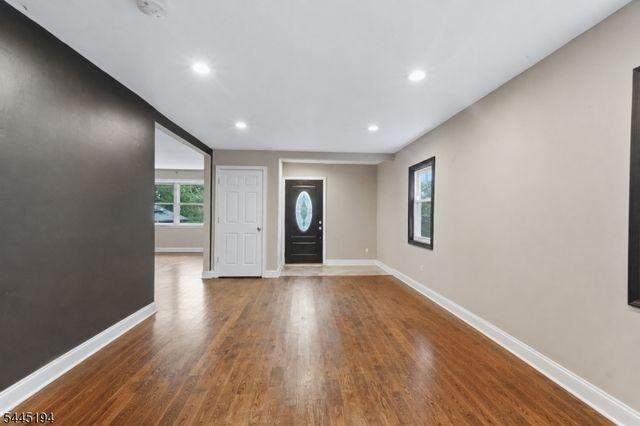 18 Coolidge Trail, Hopatcong Boro, NJ 07843