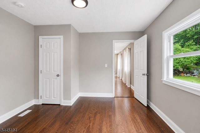18 Coolidge Trail, Hopatcong Boro, NJ 07843