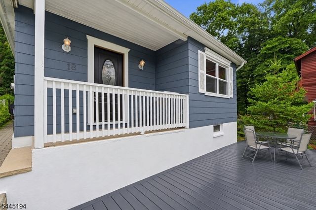 18 Coolidge Trail, Hopatcong Boro, NJ 07843