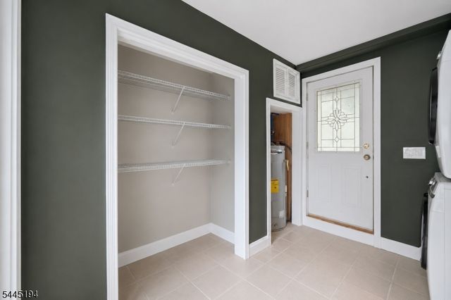 18 Coolidge Trail, Hopatcong Boro, NJ 07843