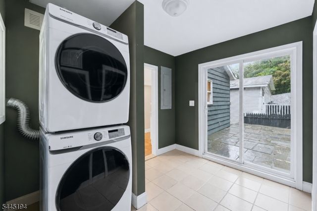 18 Coolidge Trail, Hopatcong Boro, NJ 07843