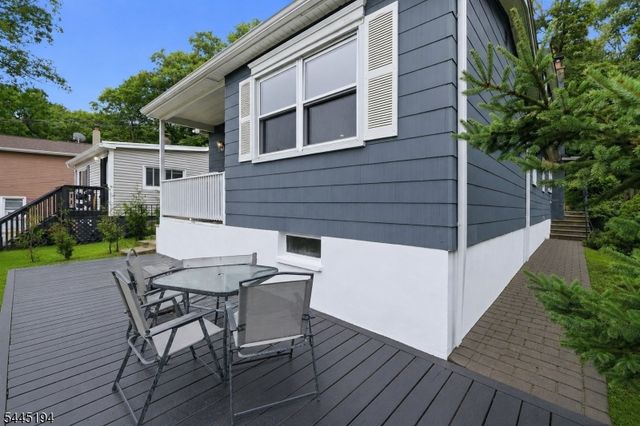 18 Coolidge Trail, Hopatcong Boro, NJ 07843