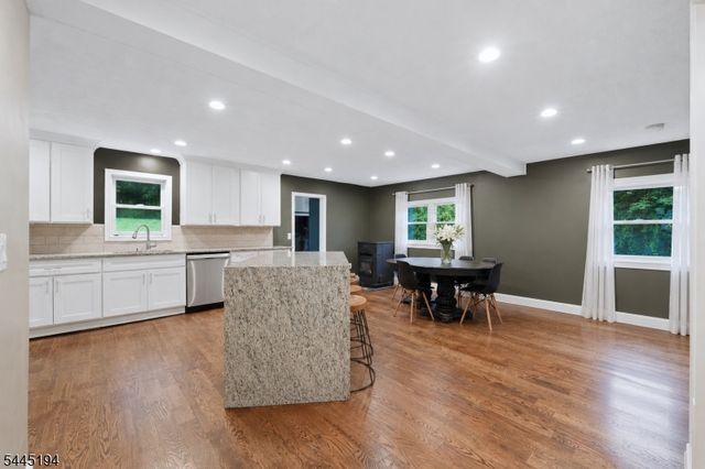 18 Coolidge Trail, Hopatcong Boro, NJ 07843