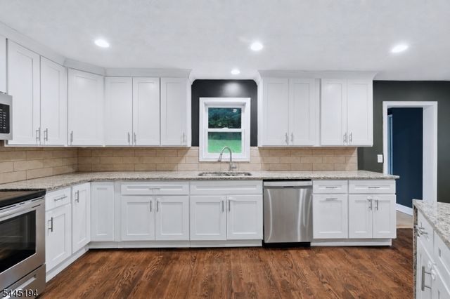 18 Coolidge Trail, Hopatcong Boro, NJ 07843