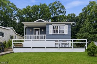 18 Coolidge Trail, Hopatcong Boro, NJ 07843