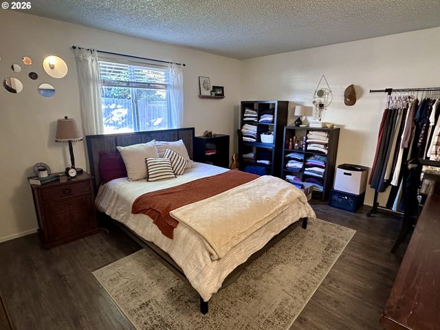 2233 IRONWOOD St, Eugene, OR 97401