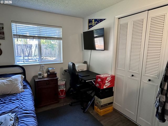 2233 IRONWOOD St, Eugene, OR 97401