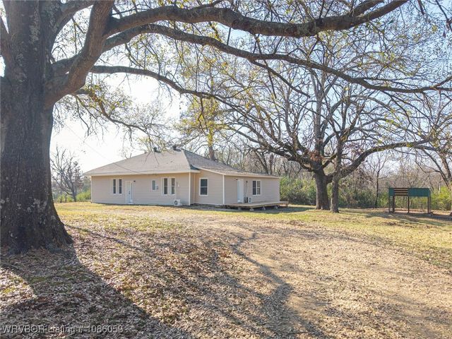 18947 Ainsworth Road, Spiro, OK 74959