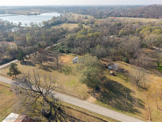 18947 Ainsworth Road, Spiro, OK 74959