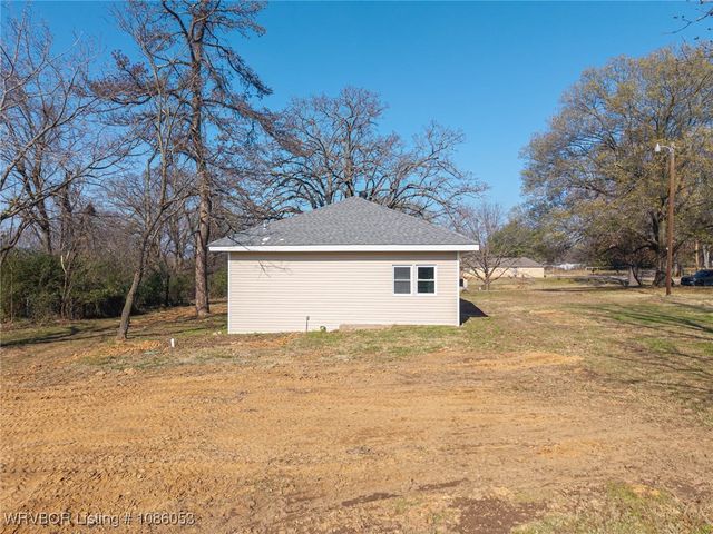 18947 Ainsworth Road, Spiro, OK 74959