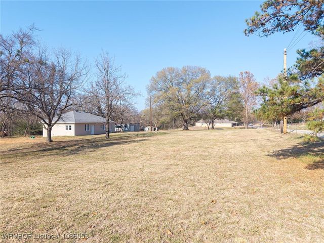 18947 Ainsworth Road, Spiro, OK 74959