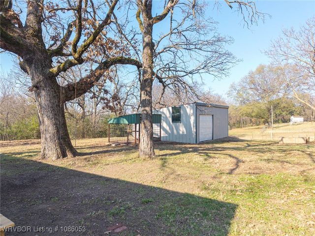 18947 Ainsworth Road, Spiro, OK 74959