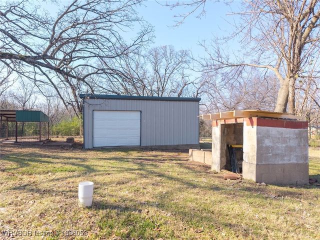 18947 Ainsworth Road, Spiro, OK 74959