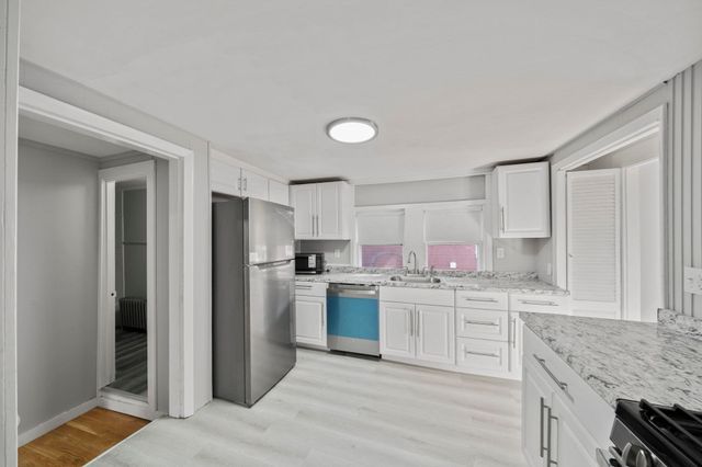 108 Palmer St, Quincy, MA 02169