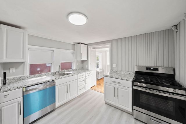 108 Palmer St, Quincy, MA 02169