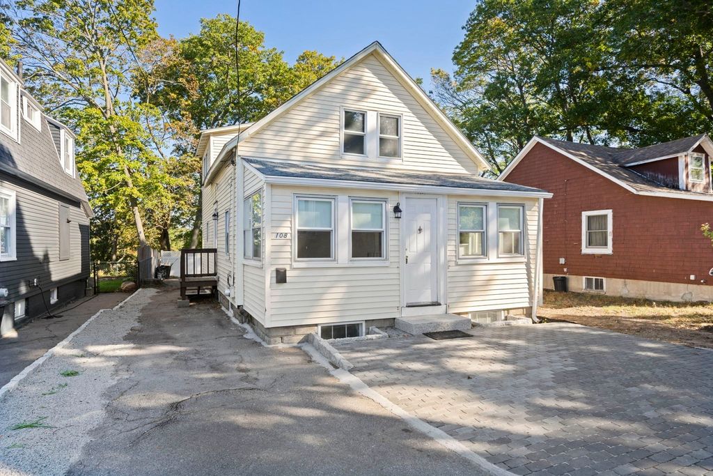 108 Palmer St, Quincy, MA 02169
