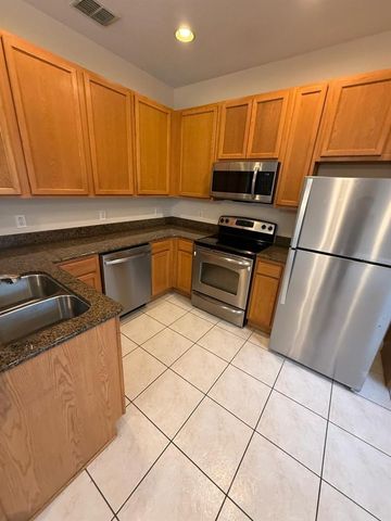 1058 LA MIRADA COURT, Kissimmee, FL 34744