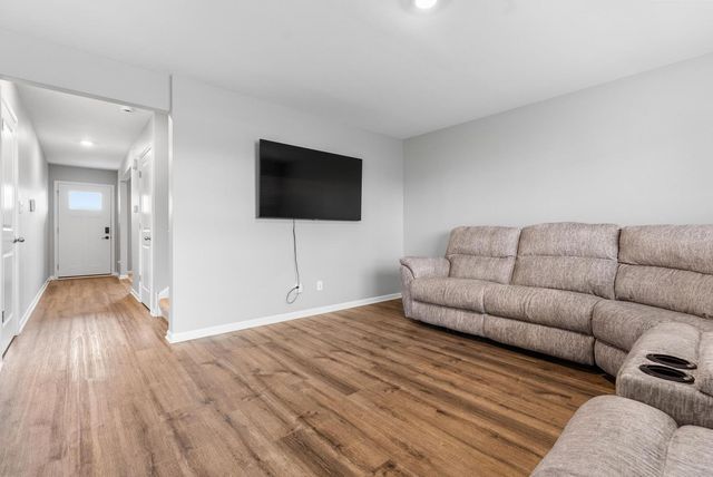 615 Ensign Place, Hebron, IN 46341