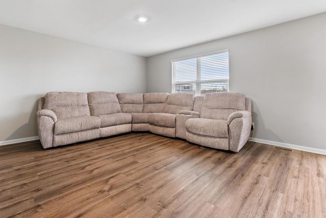 615 Ensign Place, Hebron, IN 46341