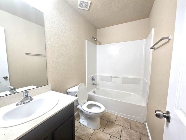 2911 Lincolns Meadow Drive, Spring, TX 77373