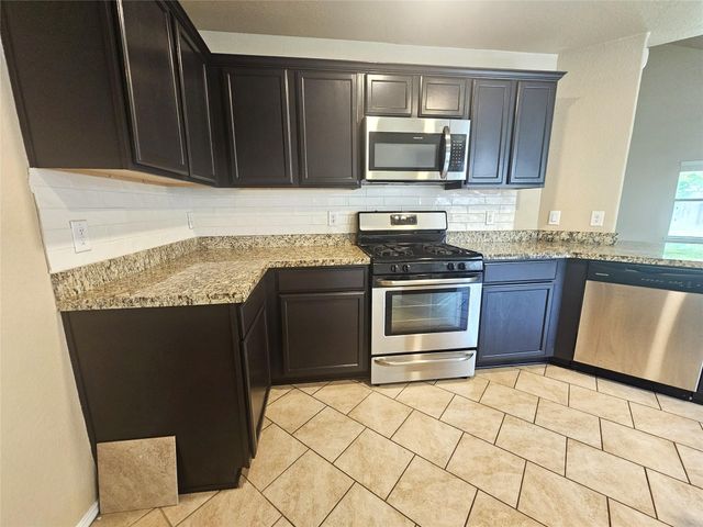 2911 Lincolns Meadow Drive, Spring, TX 77373