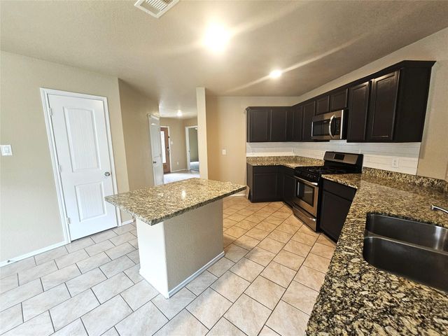 2911 Lincolns Meadow Drive, Spring, TX 77373