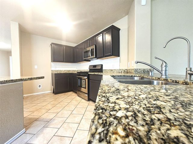 2911 Lincolns Meadow Drive, Spring, TX 77373