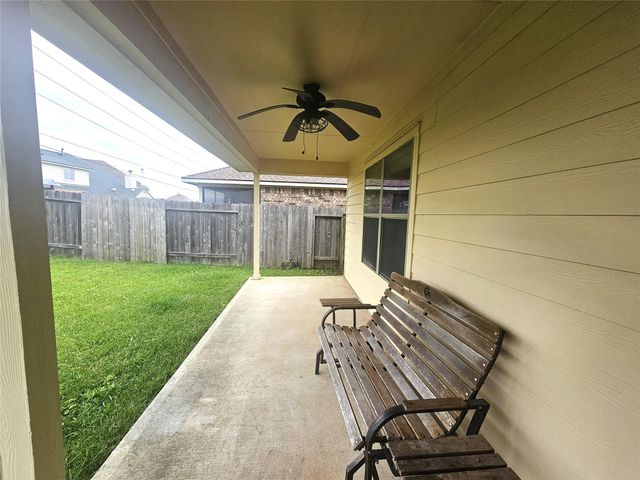 2911 Lincolns Meadow Drive, Spring, TX 77373