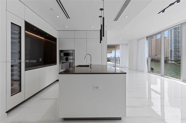 300 Biscayne Blvd Way 1404W, Miami, FL 33131