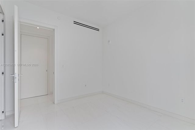 300 Biscayne Blvd Way 1404W, Miami, FL 33131