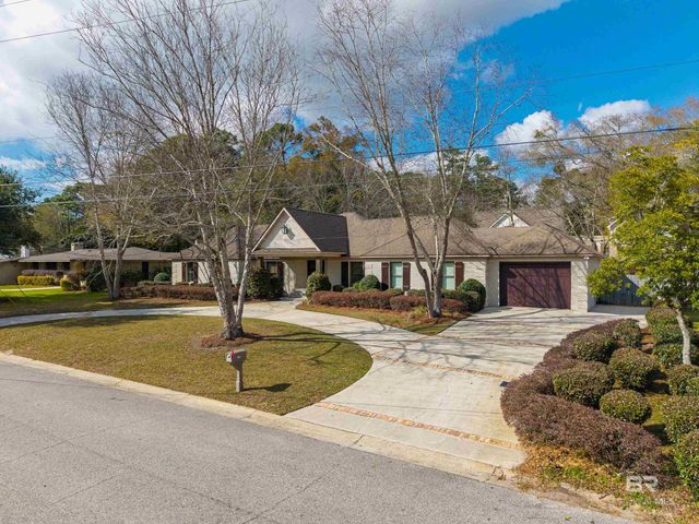 695 Greenwood Avenue, Fairhope, AL 36532