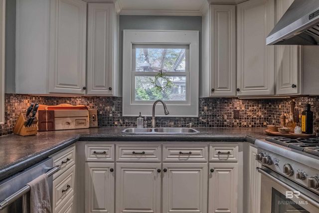 695 Greenwood Avenue, Fairhope, AL 36532